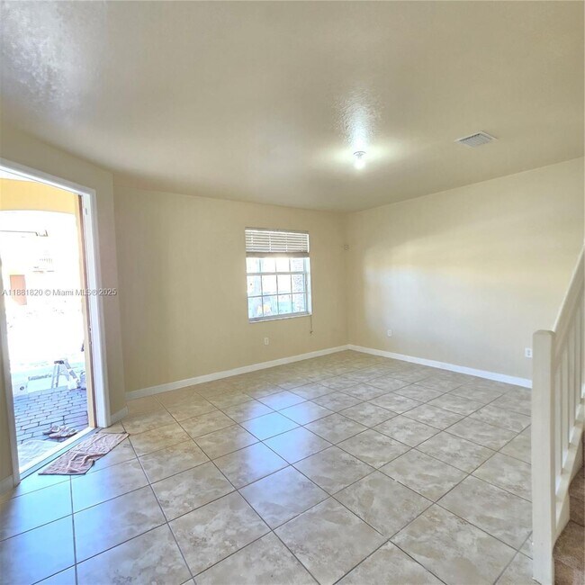 Foto del edificio - 9051 SW 227th St