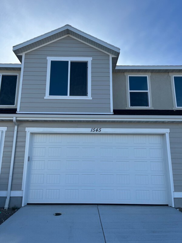 Building Photo - 1545 S 3740 E