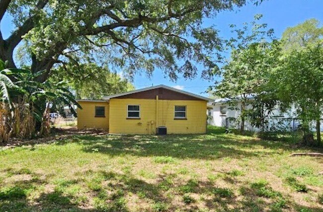 Foto del edificio - 3 Bedroom, 1 Bath House for rent in Lakeland *Move-In Special*