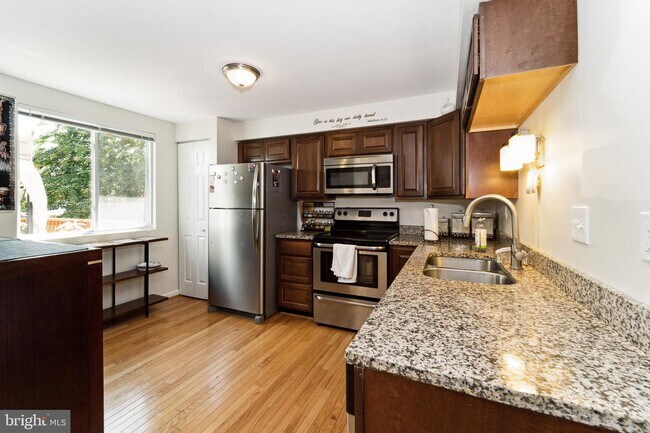Building Photo - 910 Merridale Blvd