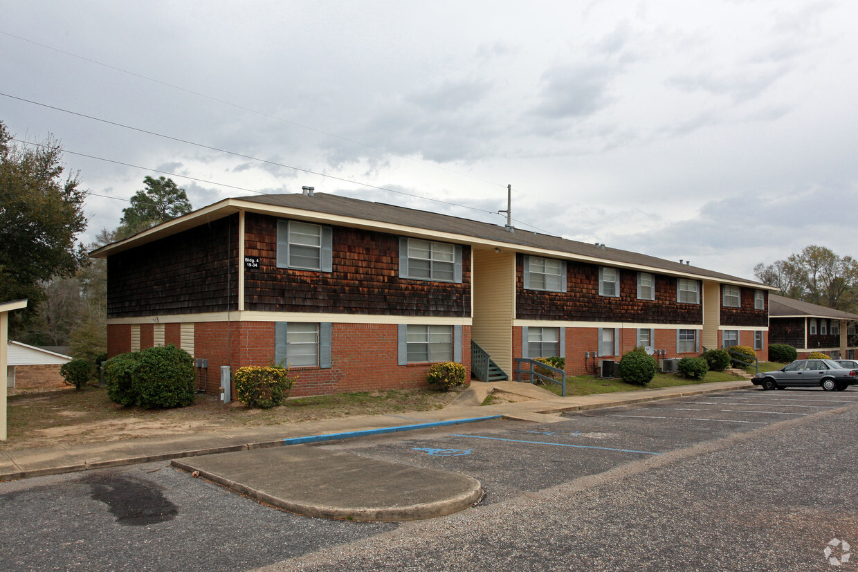 Primary Photo - Brenthill Apartments