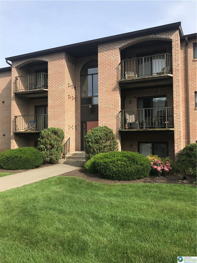 Foto del edificio - 897 Cold Spring Rd