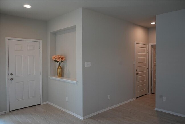 Building Photo - 11700 Murano Dr