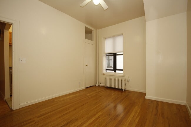 Building Photo - 55 Tiemann Pl