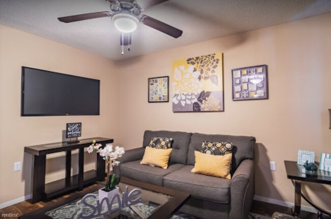 Building Photo - 1 br, 1 bath Apartment - 50 Briggs St 545