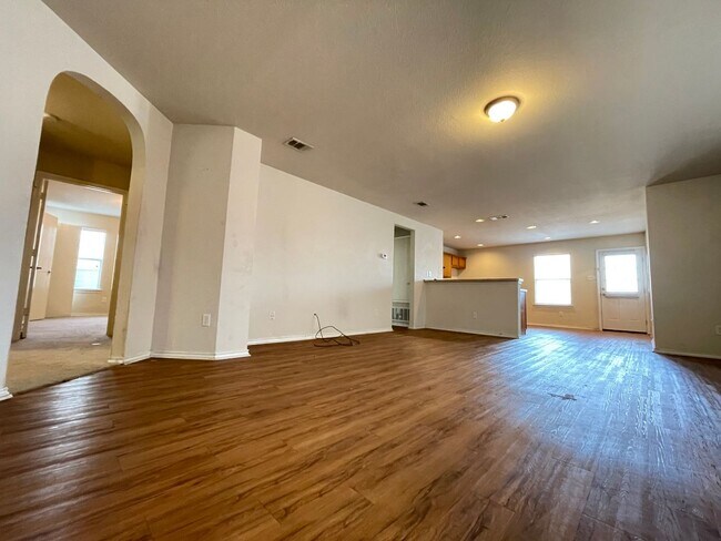 Building Photo - 3 Bedroom 2 Bath Single Story in NWISD