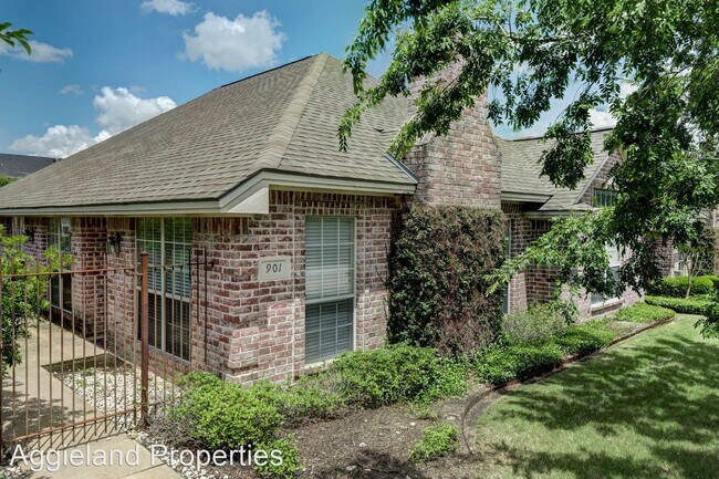 Foto del edificio - 3 br, 3 bath House - 913 Lincoln Ave