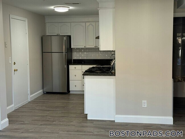 Building Photo - 19 Kenmar Dr