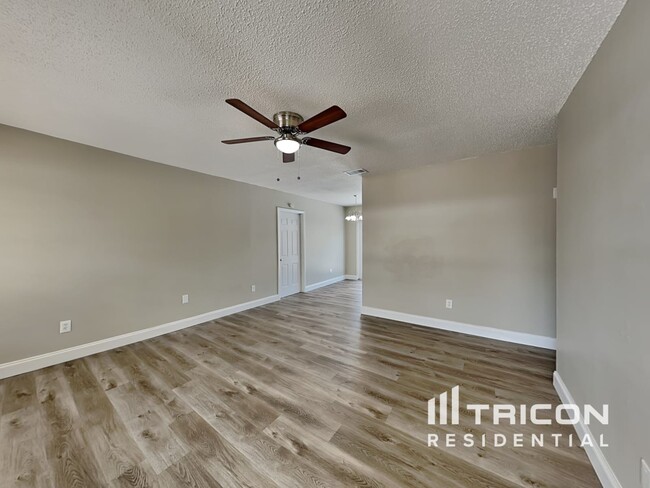 Building Photo - 116 Circle Hill Dr