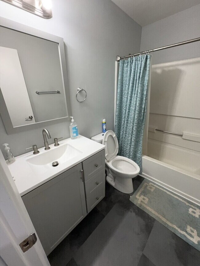 Foto del edificio - 1 Bedroom 1 Bathroom Student Housing