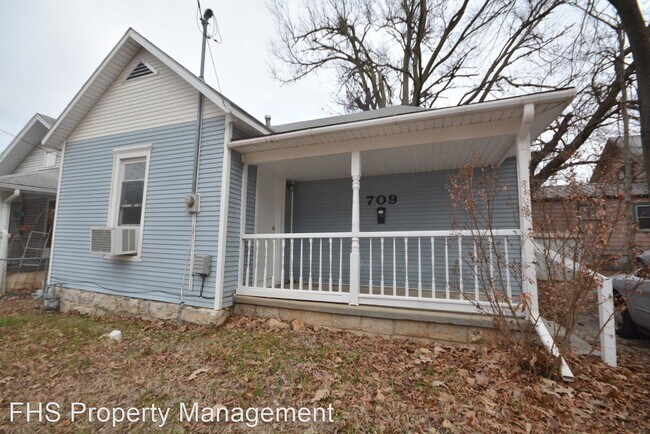 Foto del edificio - 1 br, 1 bath House - 709 W. Scott Street