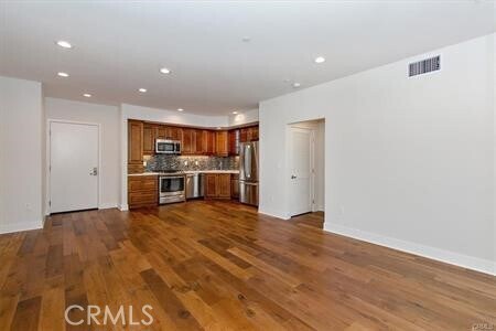 Foto del edificio - 627 Deep Valley Dr
