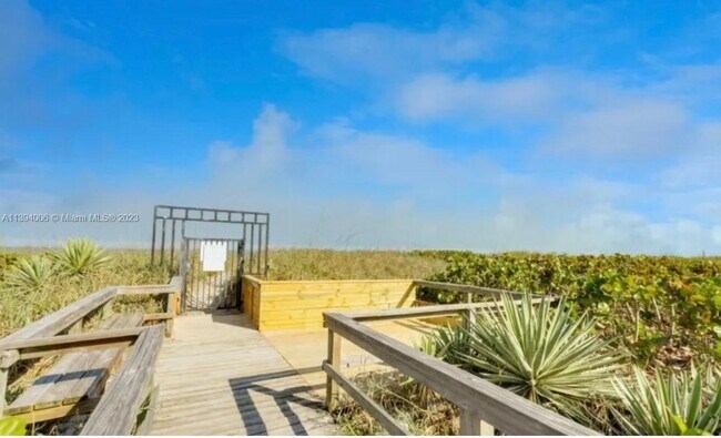 Foto del edificio - 4700 Ocean Beach Blvd