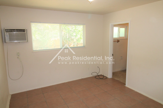 Foto del edificio - 3541 Del Paso Blvd