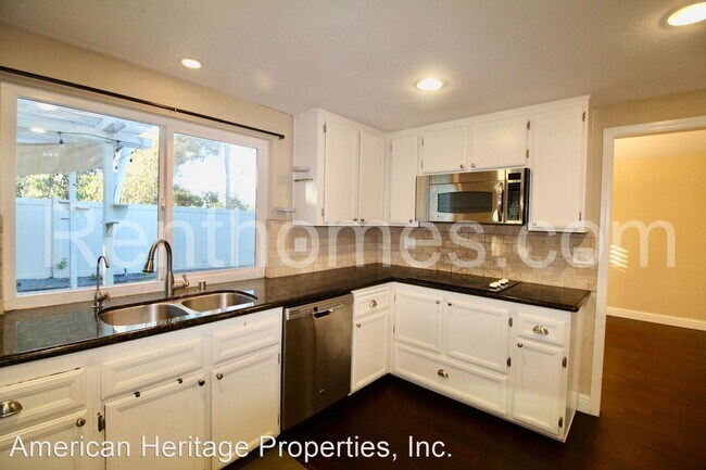 Building Photo - 4 br, 2.5 bath House - 11035 Forestview Lane