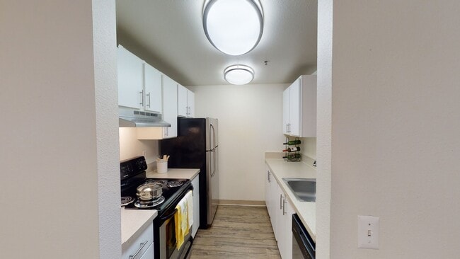 Interior Photo - Crown Pointe