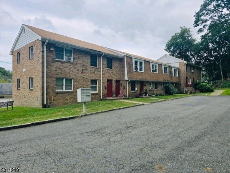Primary Photo - 48 Mill St