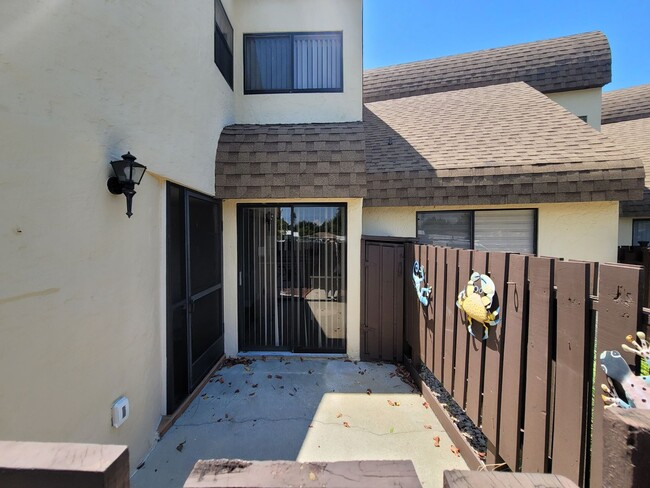 Building Photo - Condo for rent