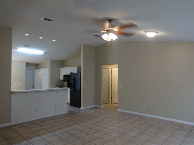 Building Photo - 1019 Jacaranda Circle