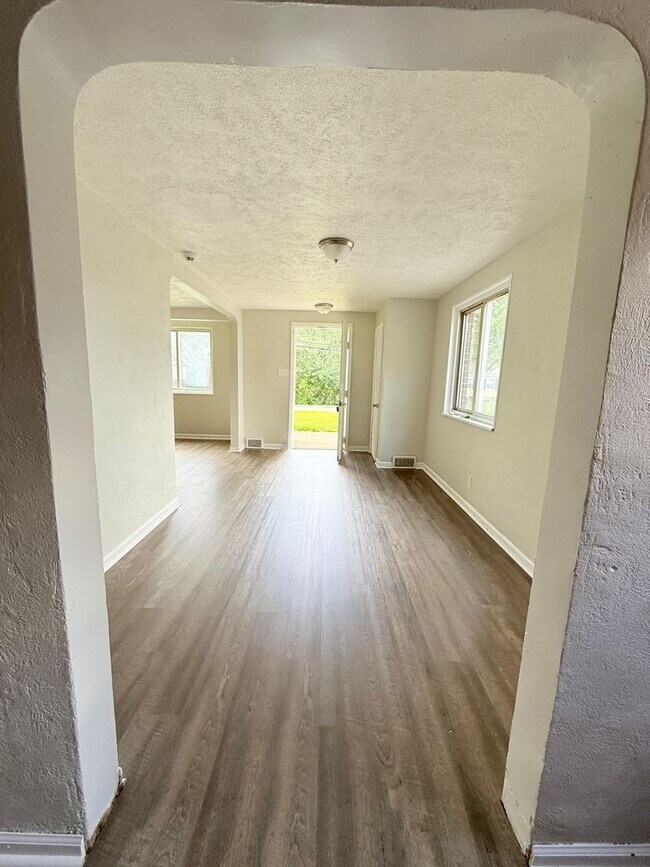 Foto del edificio - Spacious 3BD/1BA Single Family Home in Penn Hills