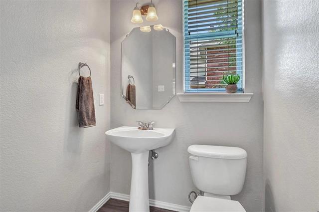 Foto del edificio - 1601 Long Prairie Ct