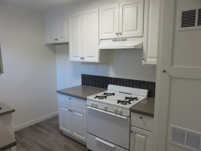 Building Photo - 508 Allen Ave