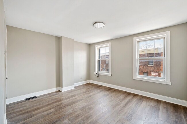 spacious living room - 3008 Janney St