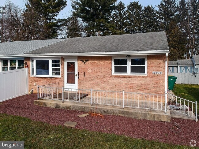 Building Photo - 6301 Salem Park Cir