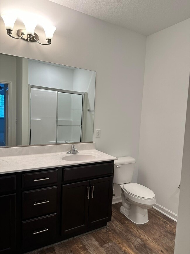 Building Photo - 1733 Dromolin Dr