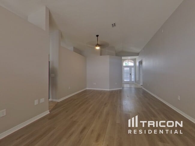 Building Photo - 7956 Floradora Dr