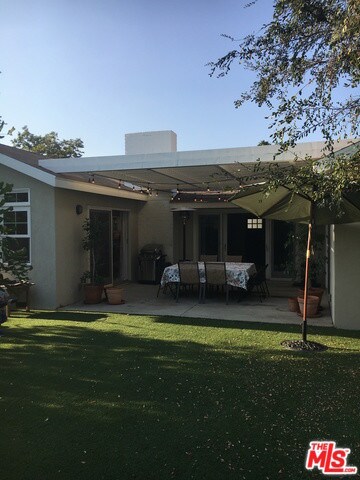 Foto del edificio - 17128 Bullock St