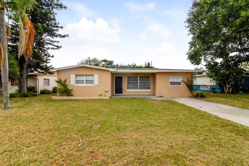 Foto principal - 10771 63rd Ave