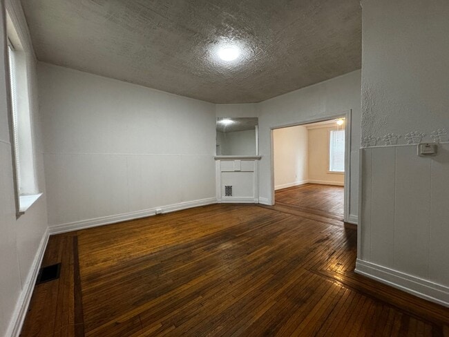 Foto del edificio - 4 Bedroom Row Home-39 N 10th St, Lebanon, PA