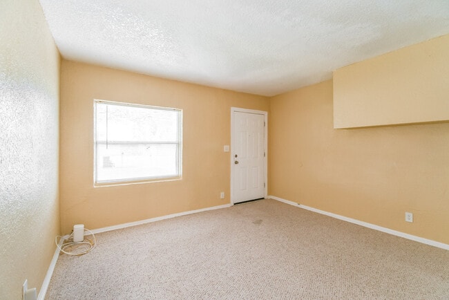 Building Photo - 1813 Melson Ave