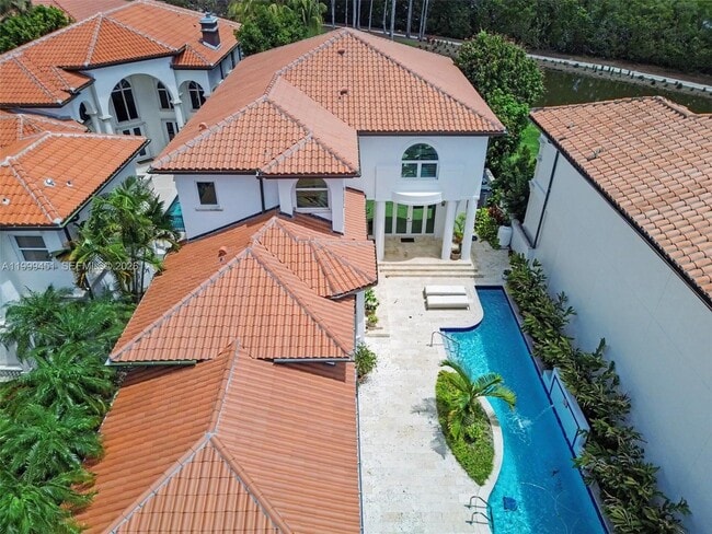 Foto del edificio - 13689 Deering Bay Dr