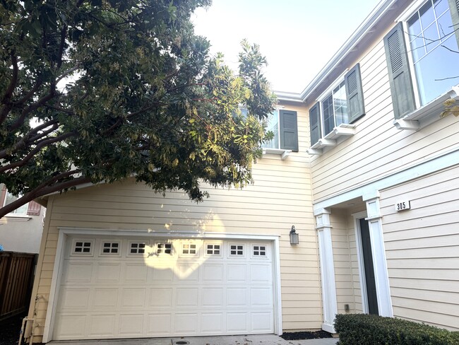 Foto del edificio - 305 MacArthur Way