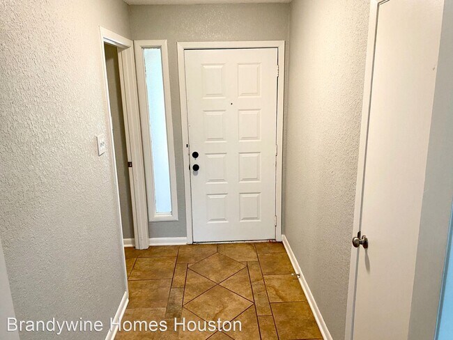 Building Photo - 3 br, 2 bath House - 708S Remington Drive