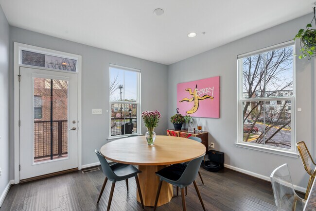 Foto del edificio - 6211 Chronicle St