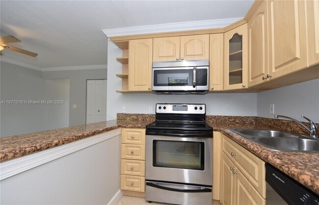 Foto del edificio - 1401 NE 53rd St