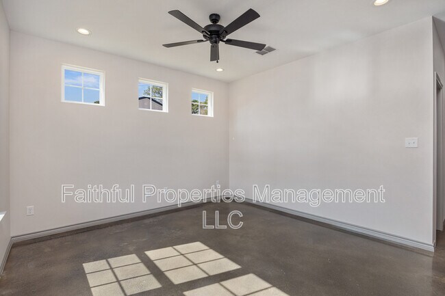 Foto del edificio - 10407 County Rd 2180