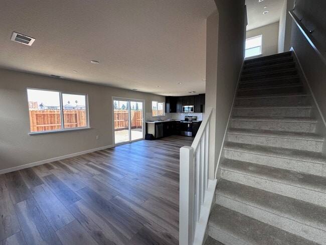 Building Photo - 450 Peppercorn Dr