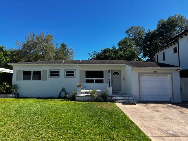 Building Photo - 5758 SW 27th St