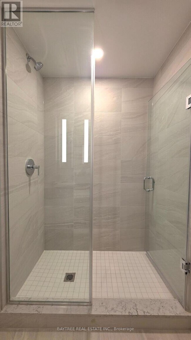 Photo du bâtiment - 2 Erskine Rd