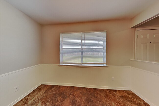 Building Photo - 2315 Shadbury Ct