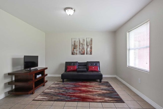 Building Photo - 3200 Garden Oaks Dr