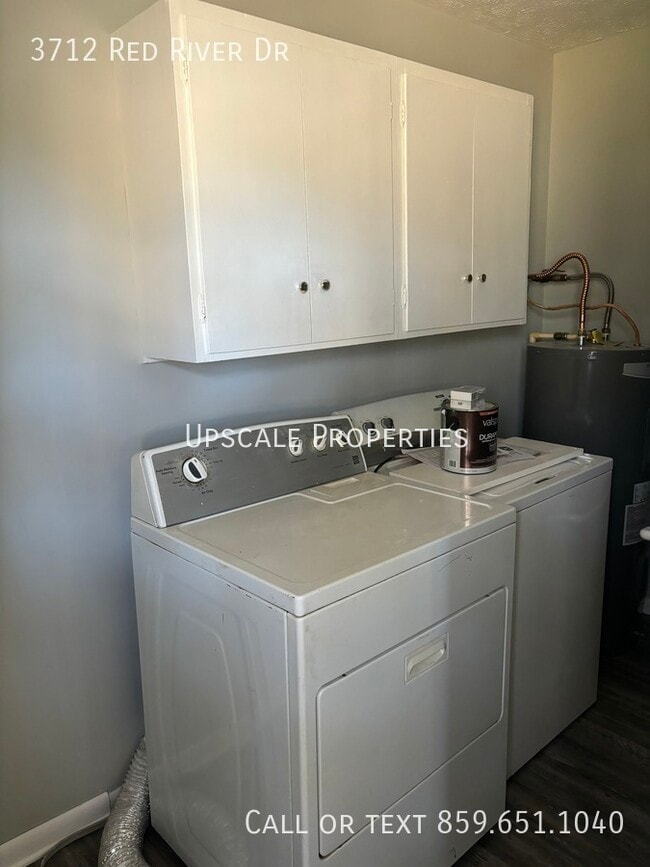 Foto del edificio - 3712 Red River Dr