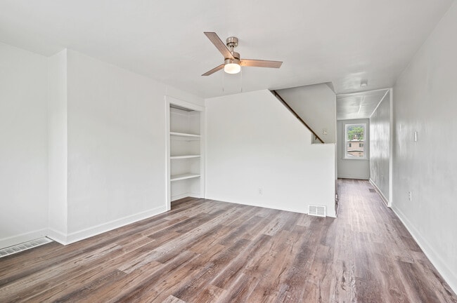 Photo - 5158 Gloster St House