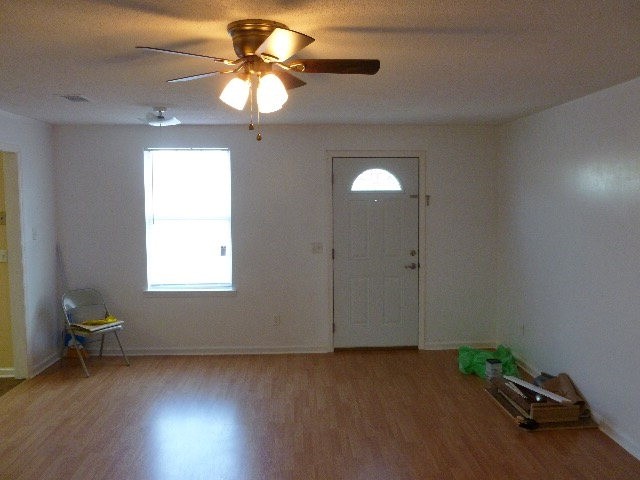 Interior Photo - 202 Franklin St