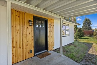 Building Photo - 4811 Diamond Blvd SW