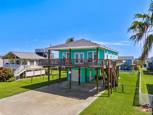 Building Photo - 3923 Reeves Dr